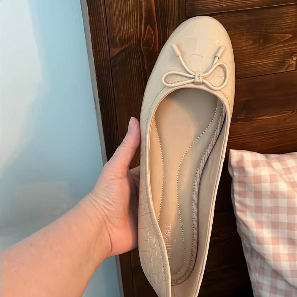 Kenneth Cole Women's Cream Ballet Flats